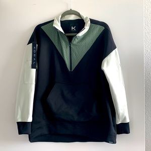 Koral oversized sweatshirt size small. Soft material with fun pockets on side